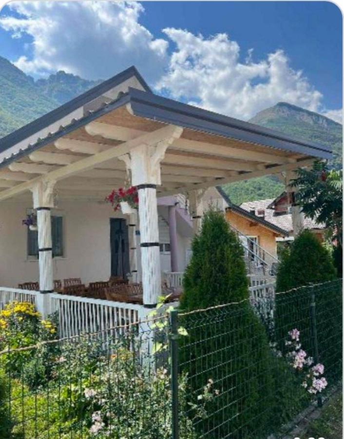 Lola Guest House Vuthaj Екстериор снимка