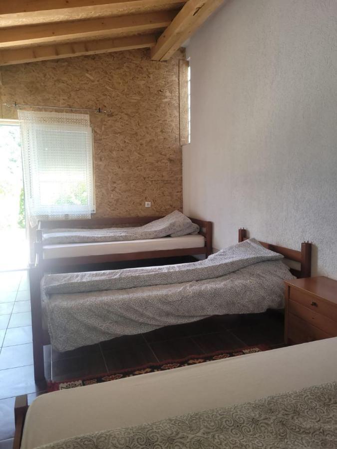 Lola Guest House Vuthaj Екстериор снимка