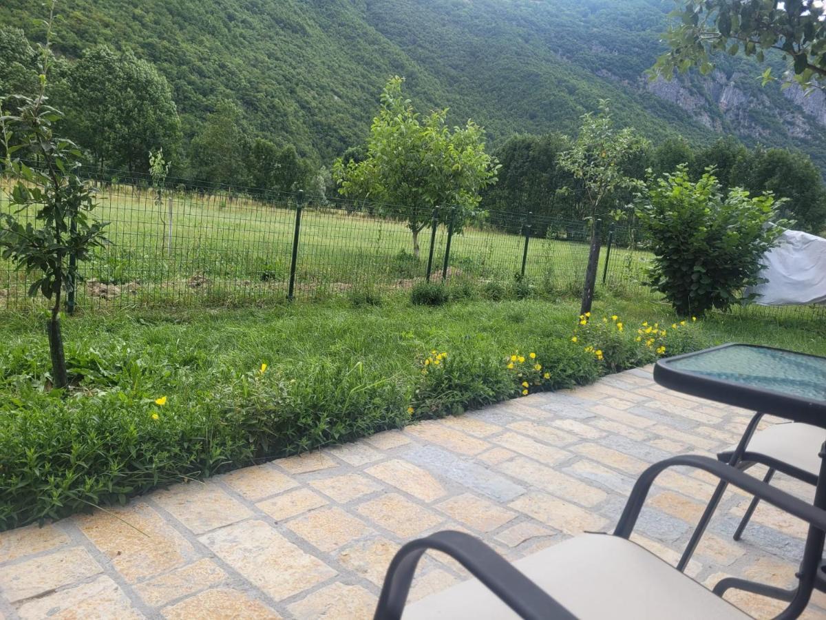 Lola Guest House Vuthaj Екстериор снимка