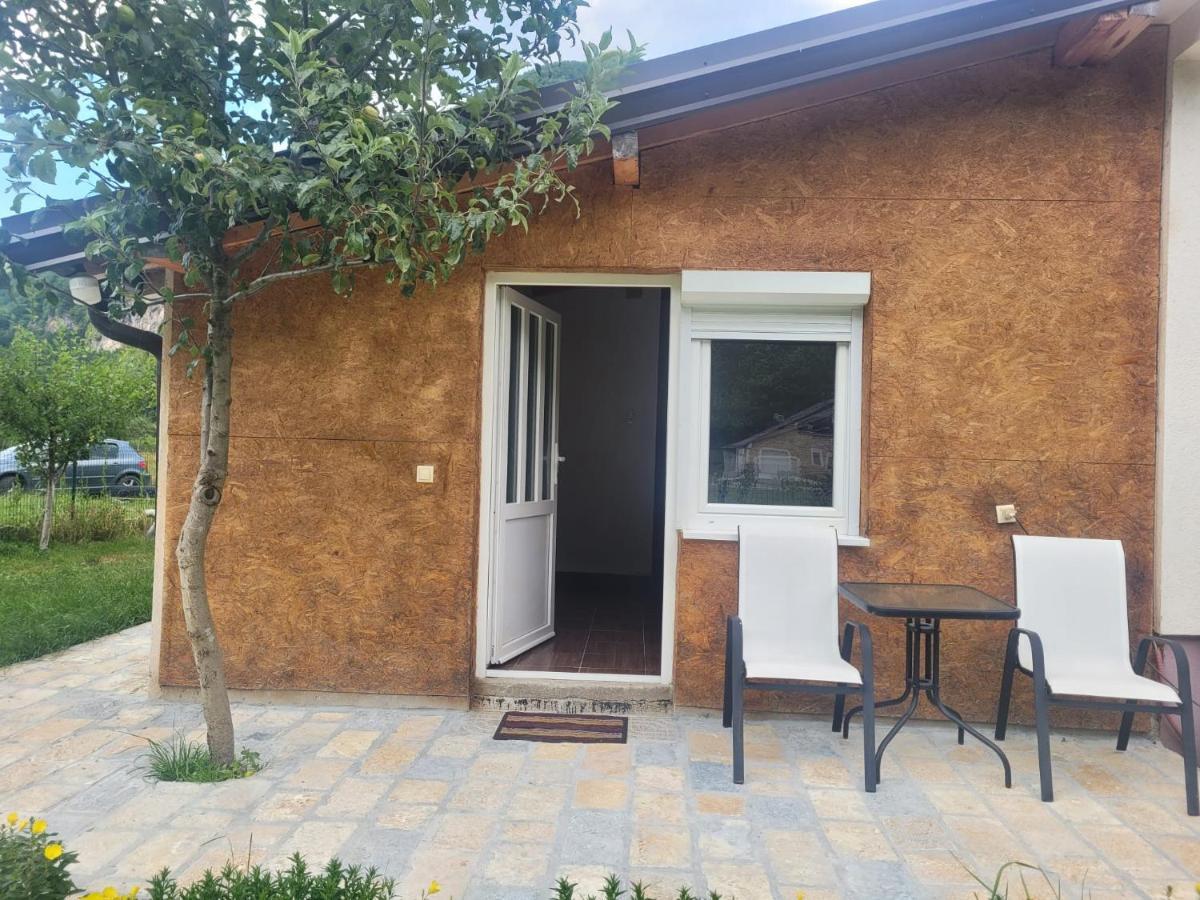 Lola Guest House Vuthaj Екстериор снимка