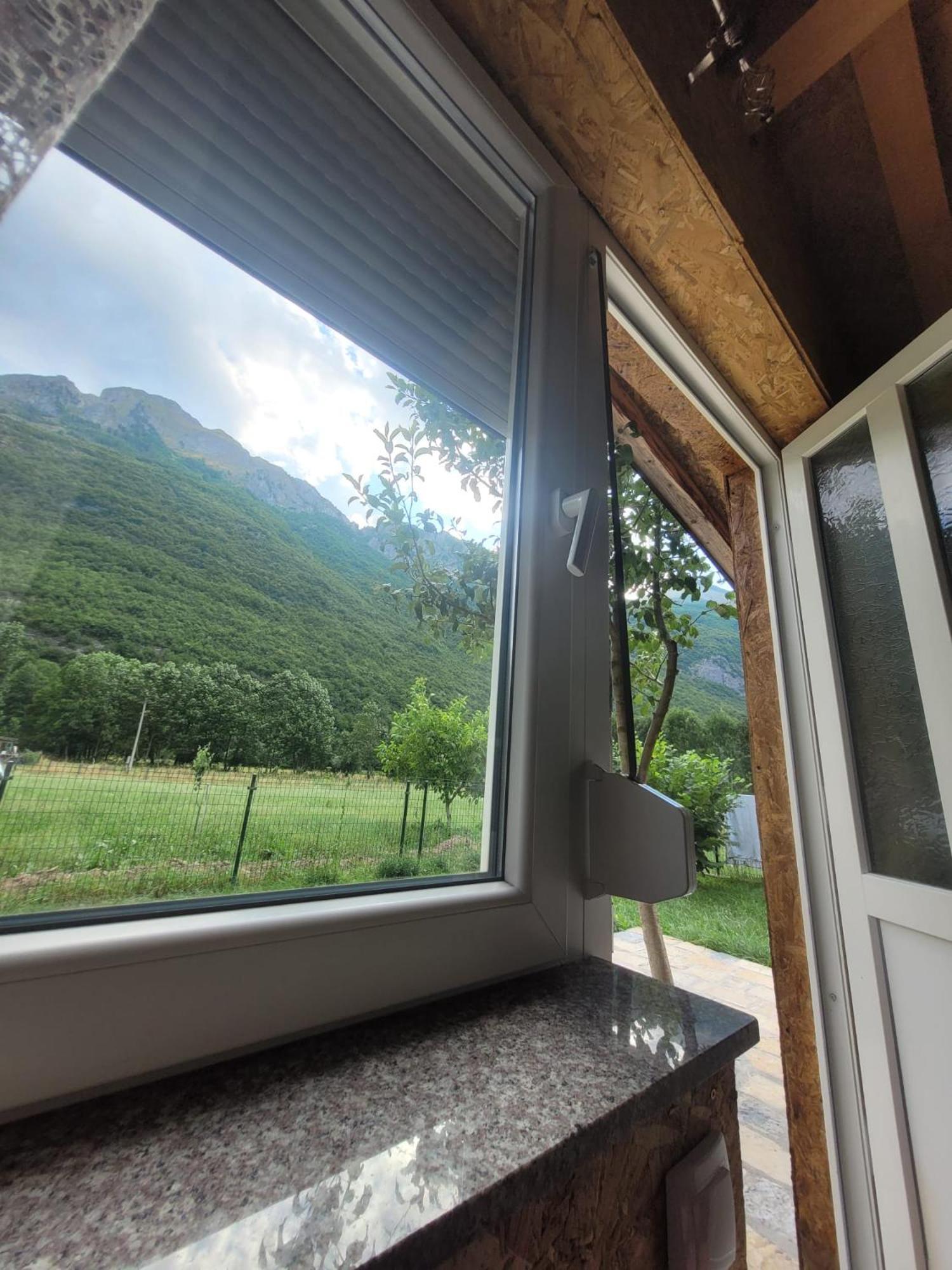 Lola Guest House Vuthaj Екстериор снимка