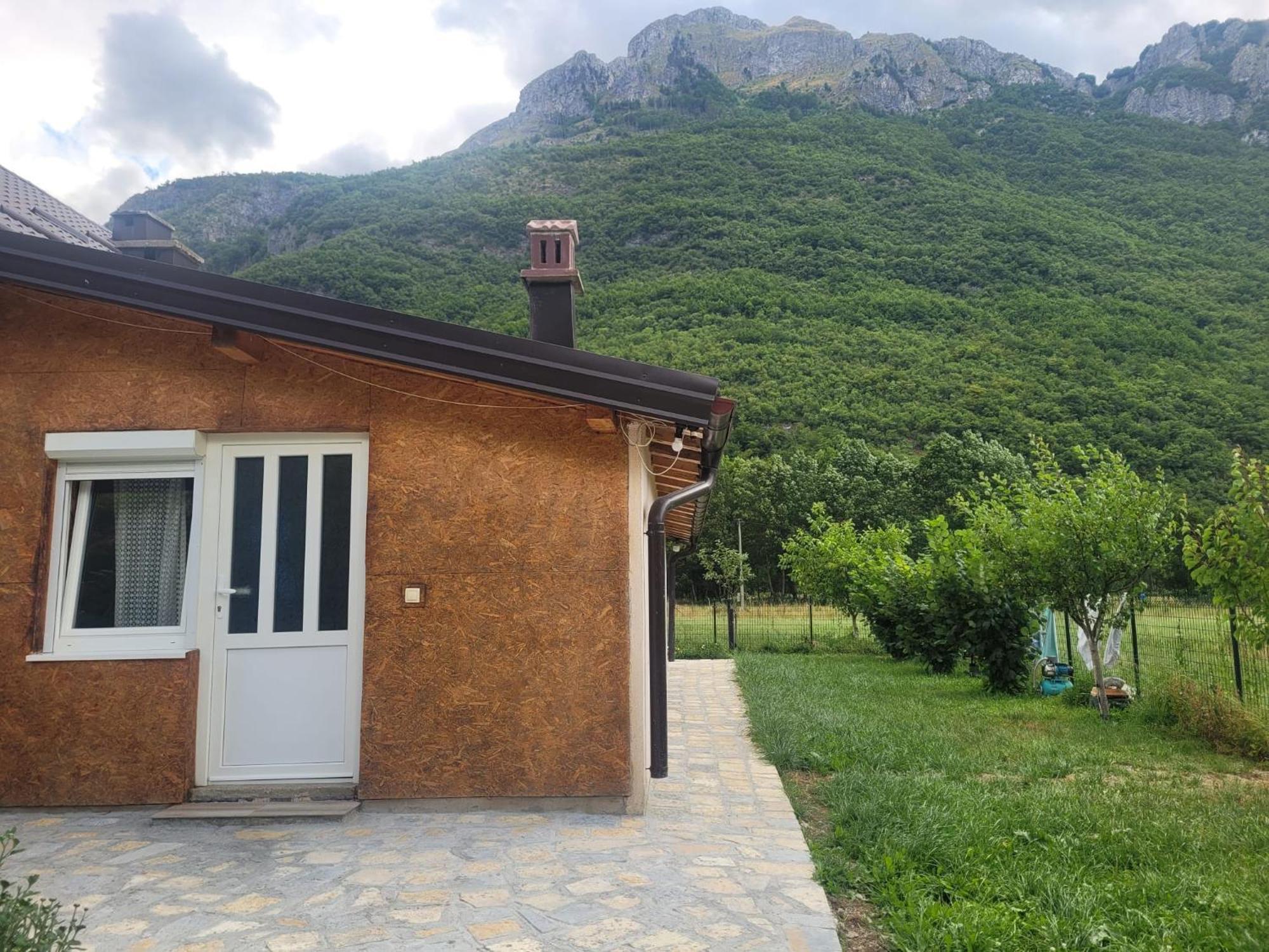 Lola Guest House Vuthaj Екстериор снимка
