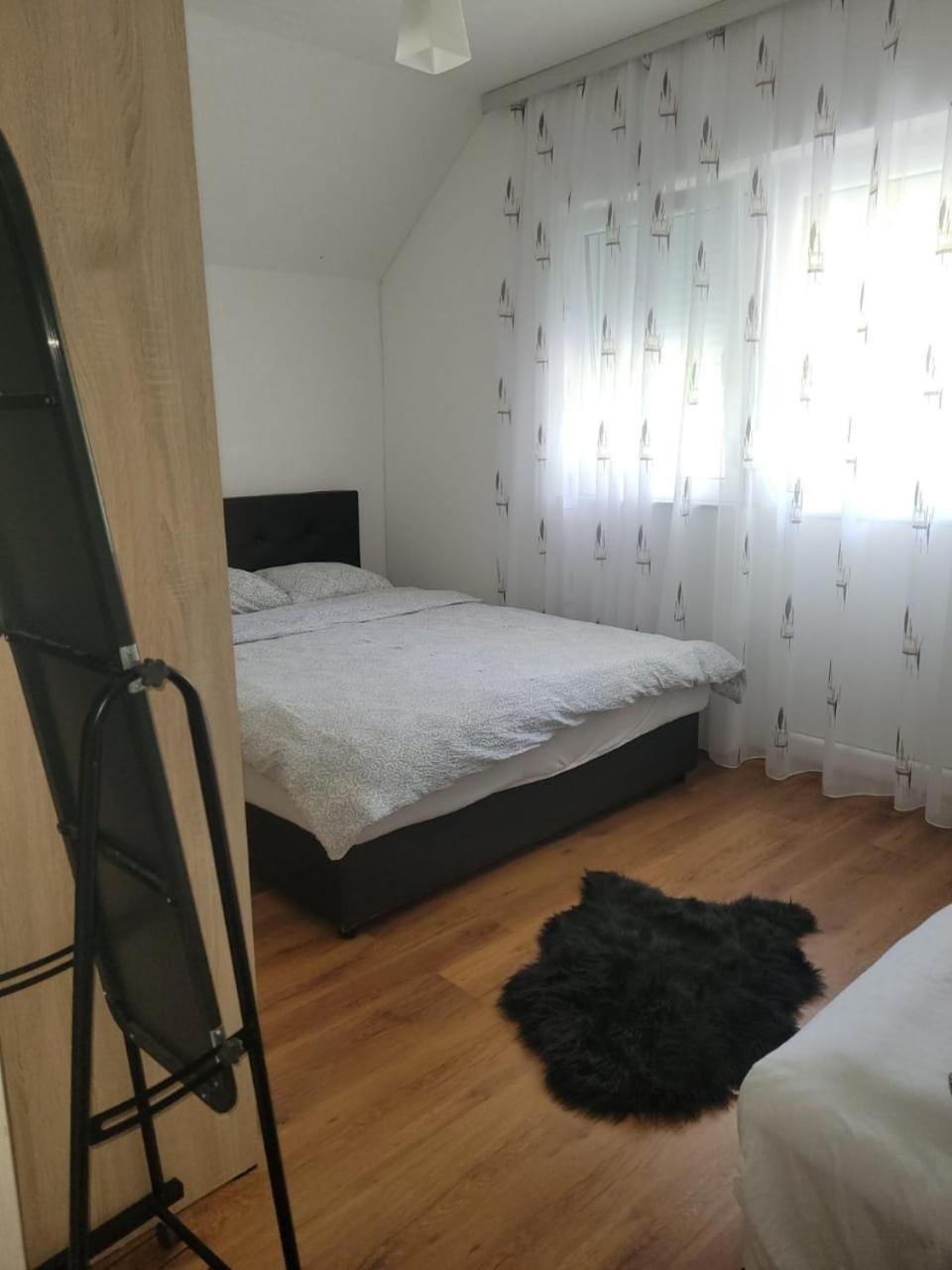 Lola Guest House Vuthaj Екстериор снимка