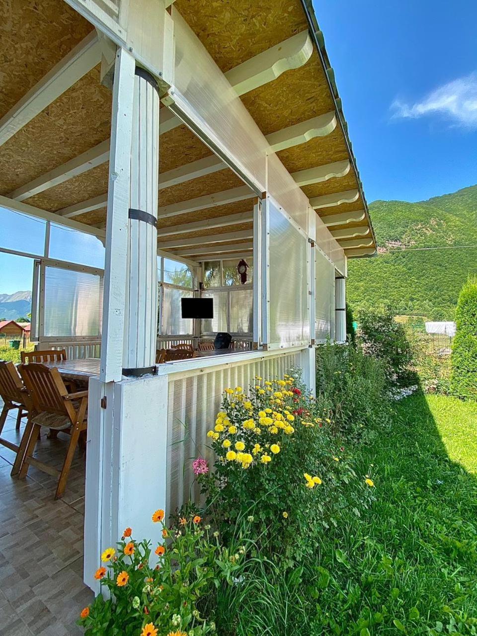 Lola Guest House Vuthaj Екстериор снимка