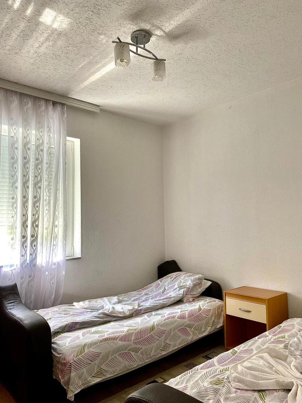 Lola Guest House Vuthaj Екстериор снимка